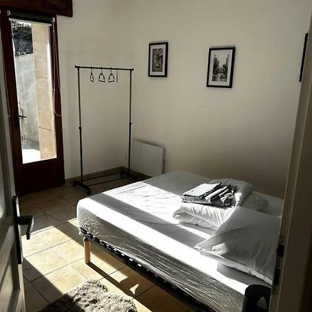 Superbe Appartement Dans Un Mas Nîmes Esterno foto