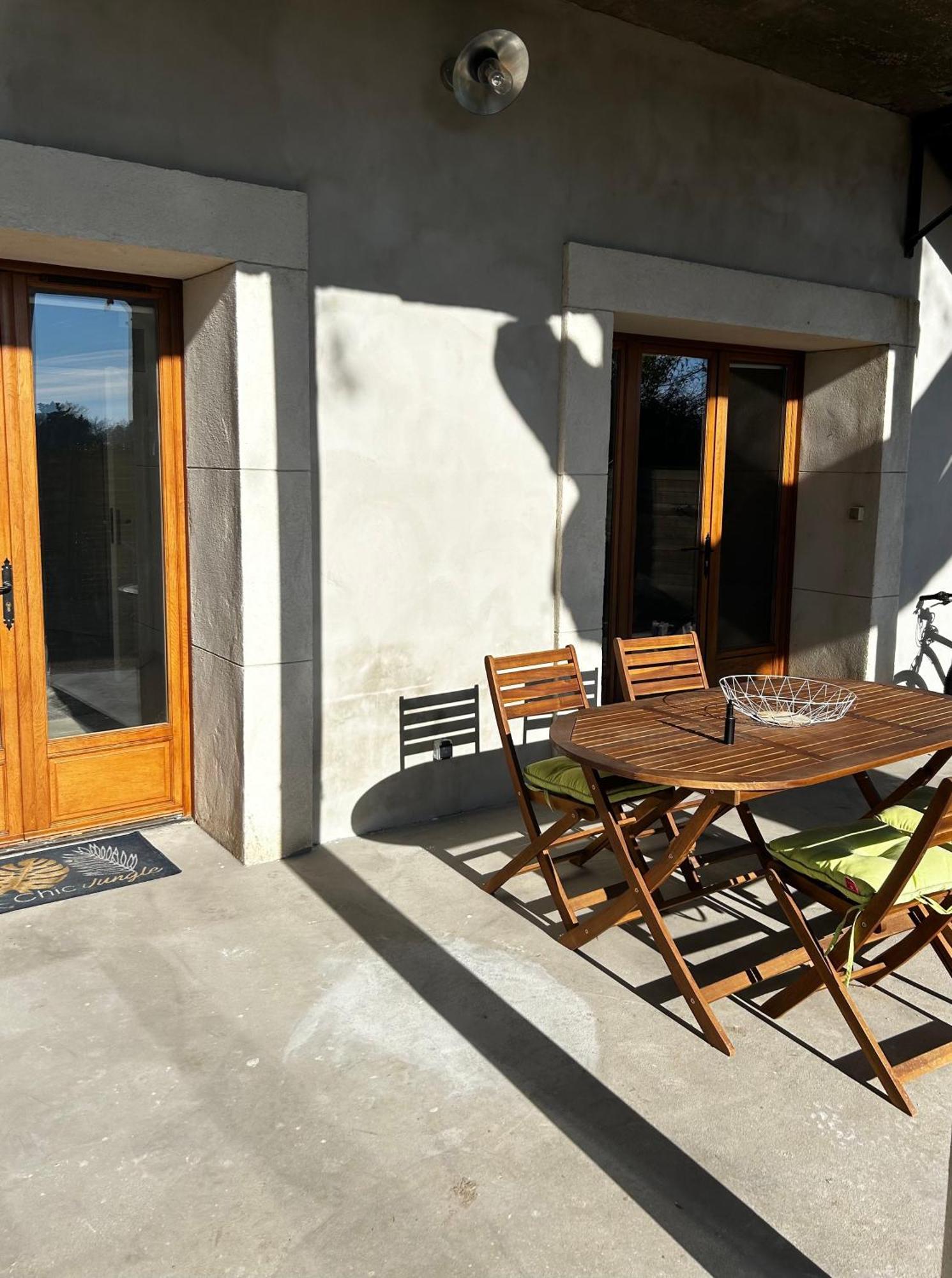 Superbe Appartement Dans Un Mas Nîmes Esterno foto