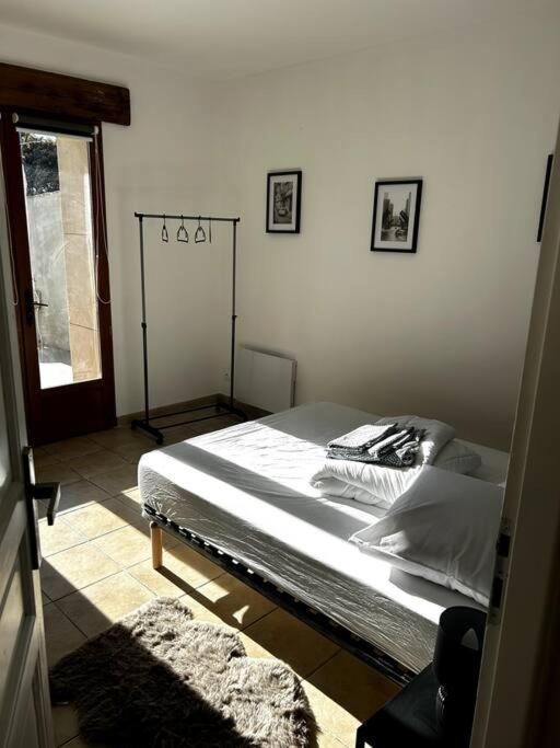 Superbe Appartement Dans Un Mas Nîmes Esterno foto