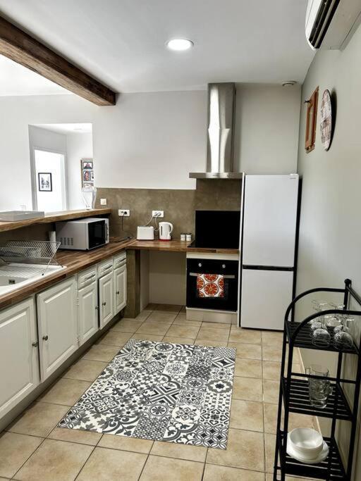 Superbe Appartement Dans Un Mas Nîmes Esterno foto